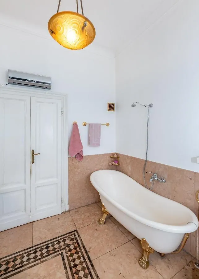 Very Central In Cadorna Station Area! Excellent If You Arrive From Malpensa Airport Milán