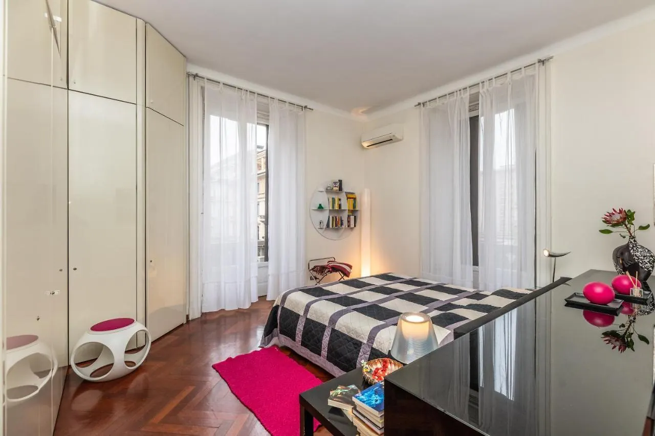Very Central In Cadorna Station Area! Excellent If You Arrive From Malpensa Airport Milán Itálie