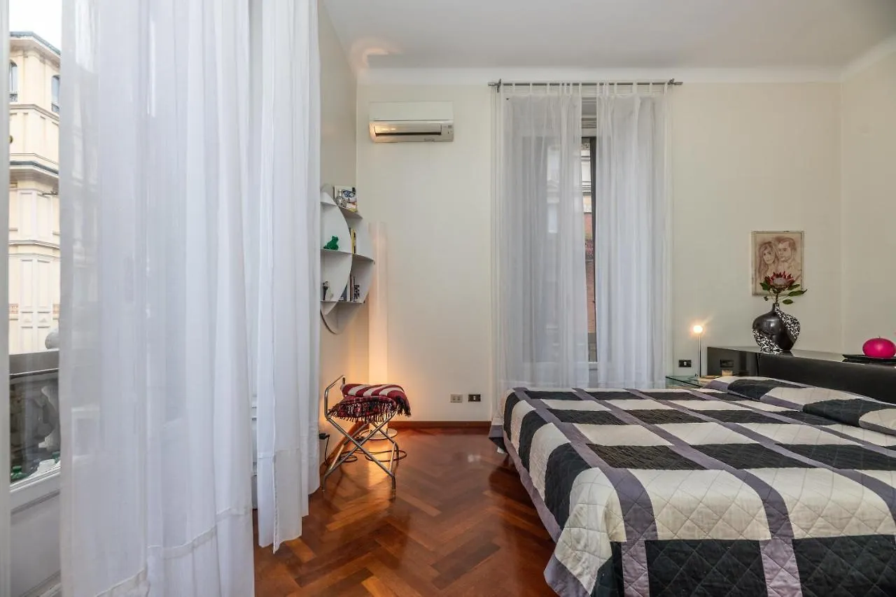 Very Central In Cadorna Station Area! Excellent If You Arrive From Malpensa Airport Milán Itálie