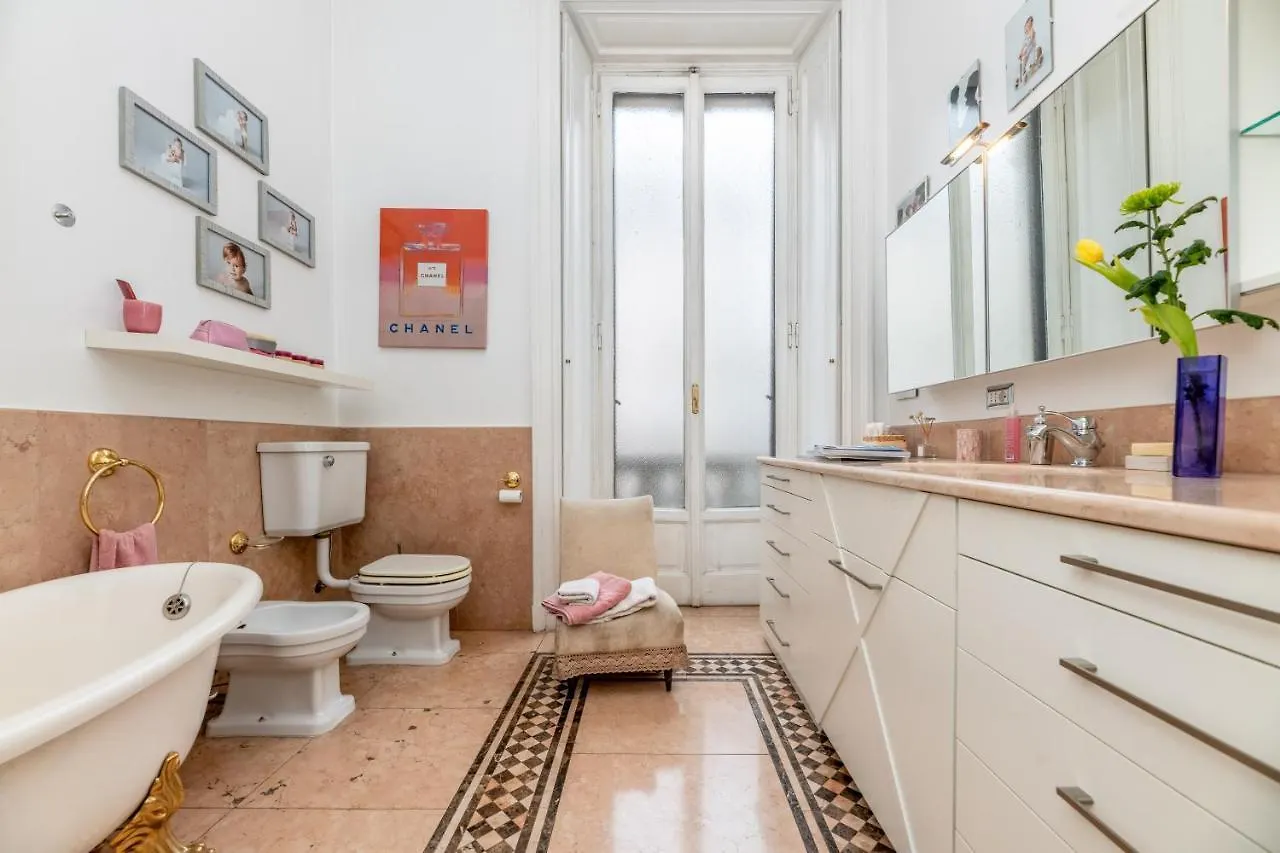 Very Central In Cadorna Station Area! Excellent If You Arrive From Malpensa Airport Milán 0*,